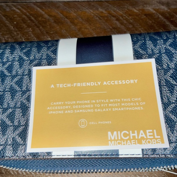 Michael Kors Jet Set Travel Large Stripe Wristlet - Navy/White - Picture 3 of 5